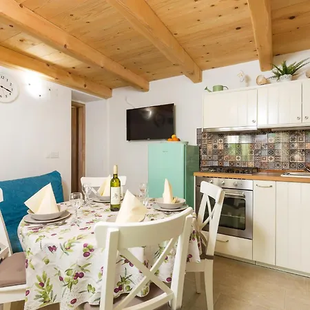 In With Kitchen * Punta Kriza